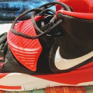 Nike Kyrie 6 Mens Basketball Shoes